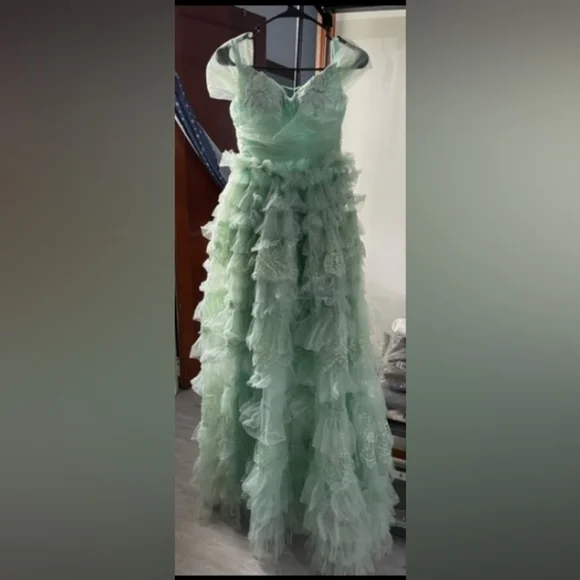 Faeriesty Off Shoulder Tulle Layered Dress In Pale Green - Picture 7 of 10